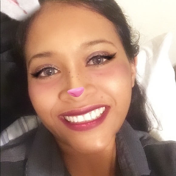 Meet your Posher, Jessica - Picture 2 of 10